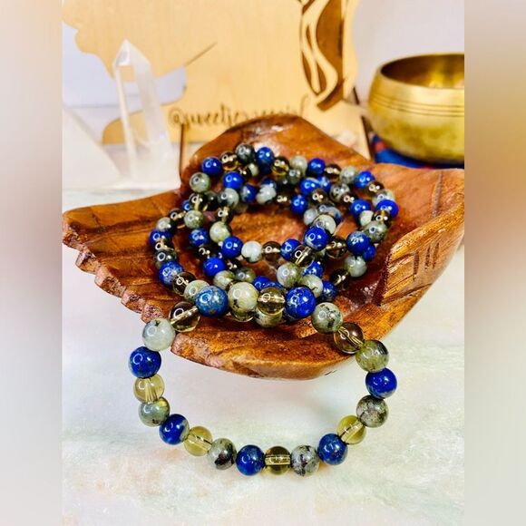 Handmade Labradorite Lapis Lazuli & Smoky Quartz Gemstone Bracelet - Picture 9 of 10